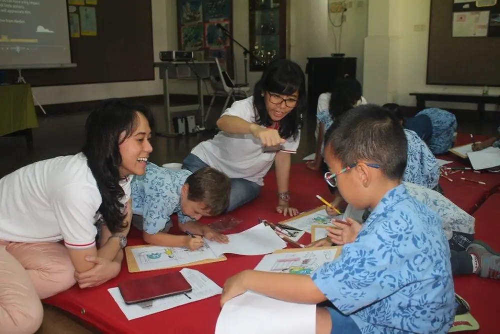 Henkel’s Sustainability Ambassador explained sustainability through the colouring activity.